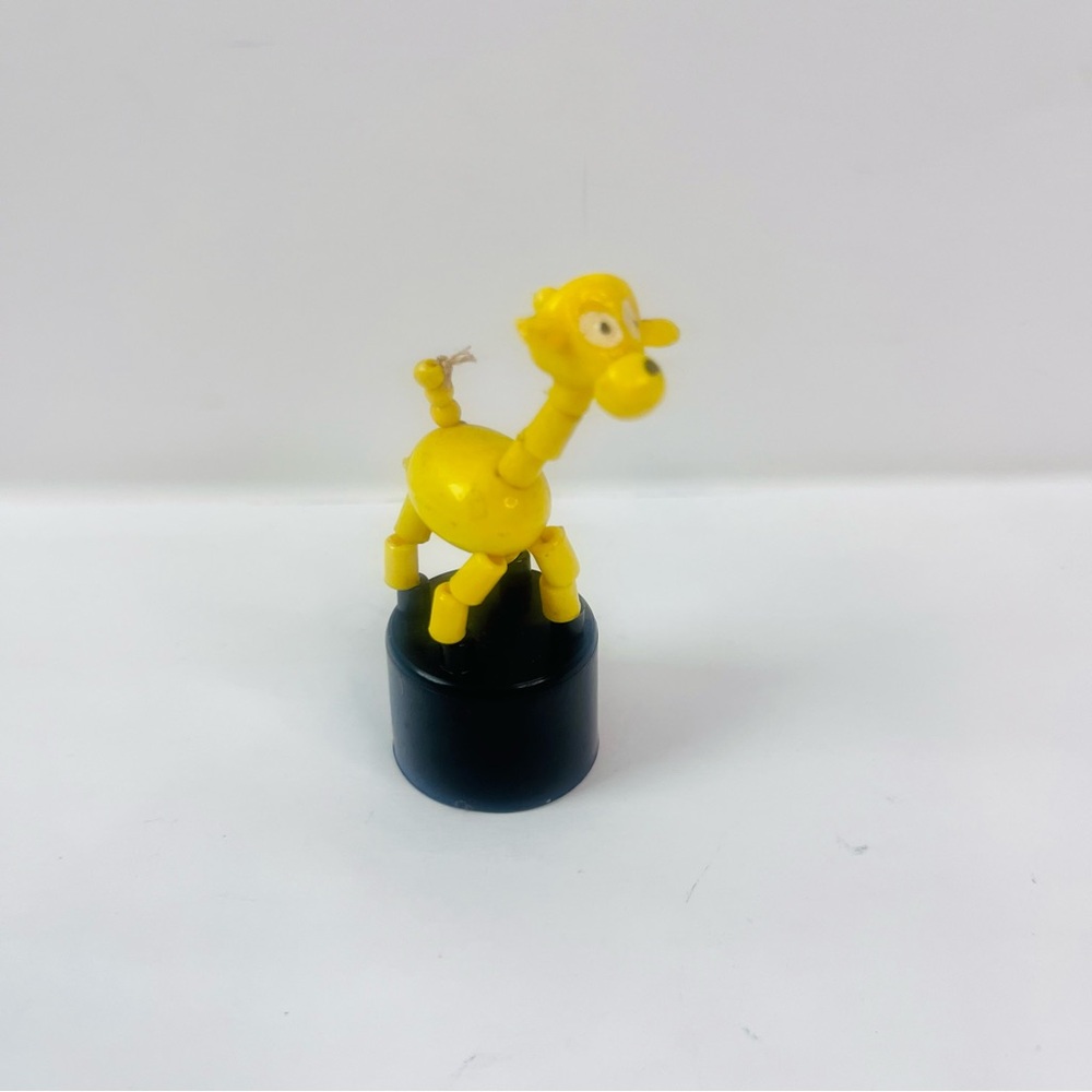 Vintage 1970s Yellow Cow Puppet Toy Made in Hong Kong Hard Plastic - Picture 4 of 8